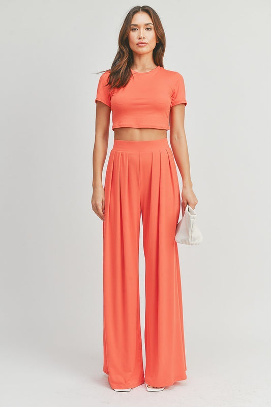 Conjunto de crop top y pantalón palazzo