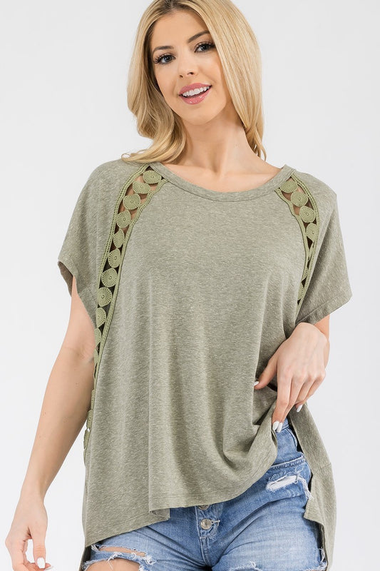 Top Verde Claro Detalles Sutiles